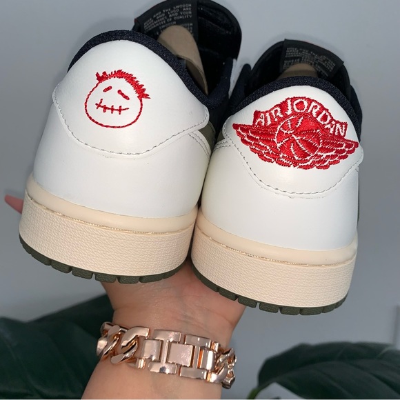 Jordan 1 low Travis Scott “Olive” Size 9.5 M - Picture 12 of 14